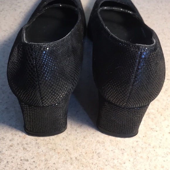 NEW Stuart Weitzman Pumps - Picture 4 of 7